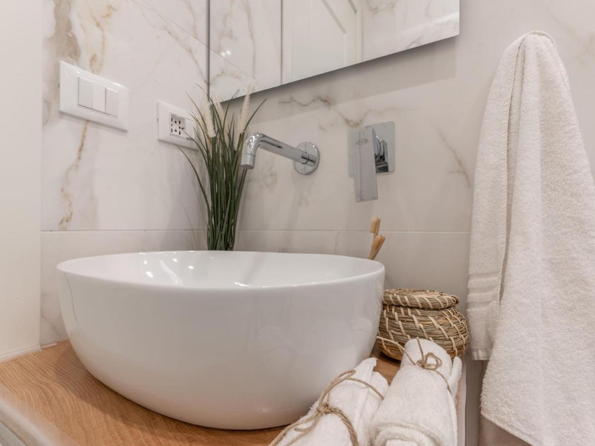 The Best Rent - Gorgeous One-Bedroom Apartment In Ticinese Milano Dış mekan fotoğraf